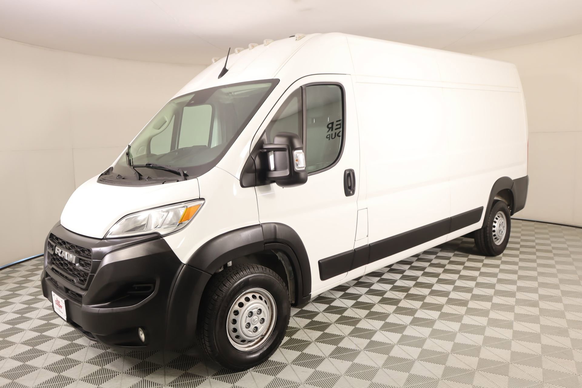 Used 2025 RAM ProMaster 2500 w/ Convenience Group image 9