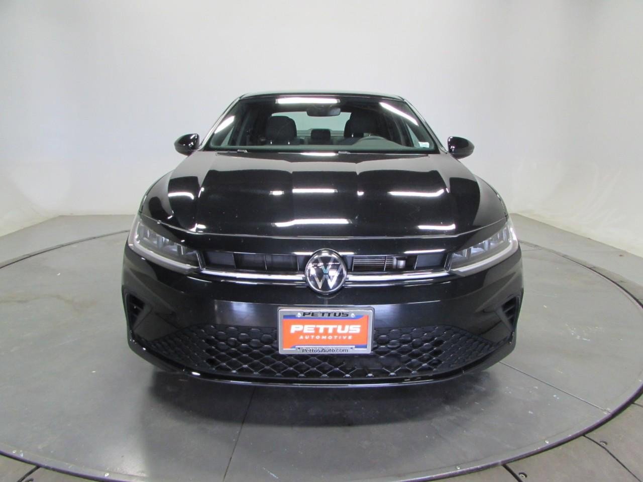 Used 2025 Volkswagen Jetta Sport image 2