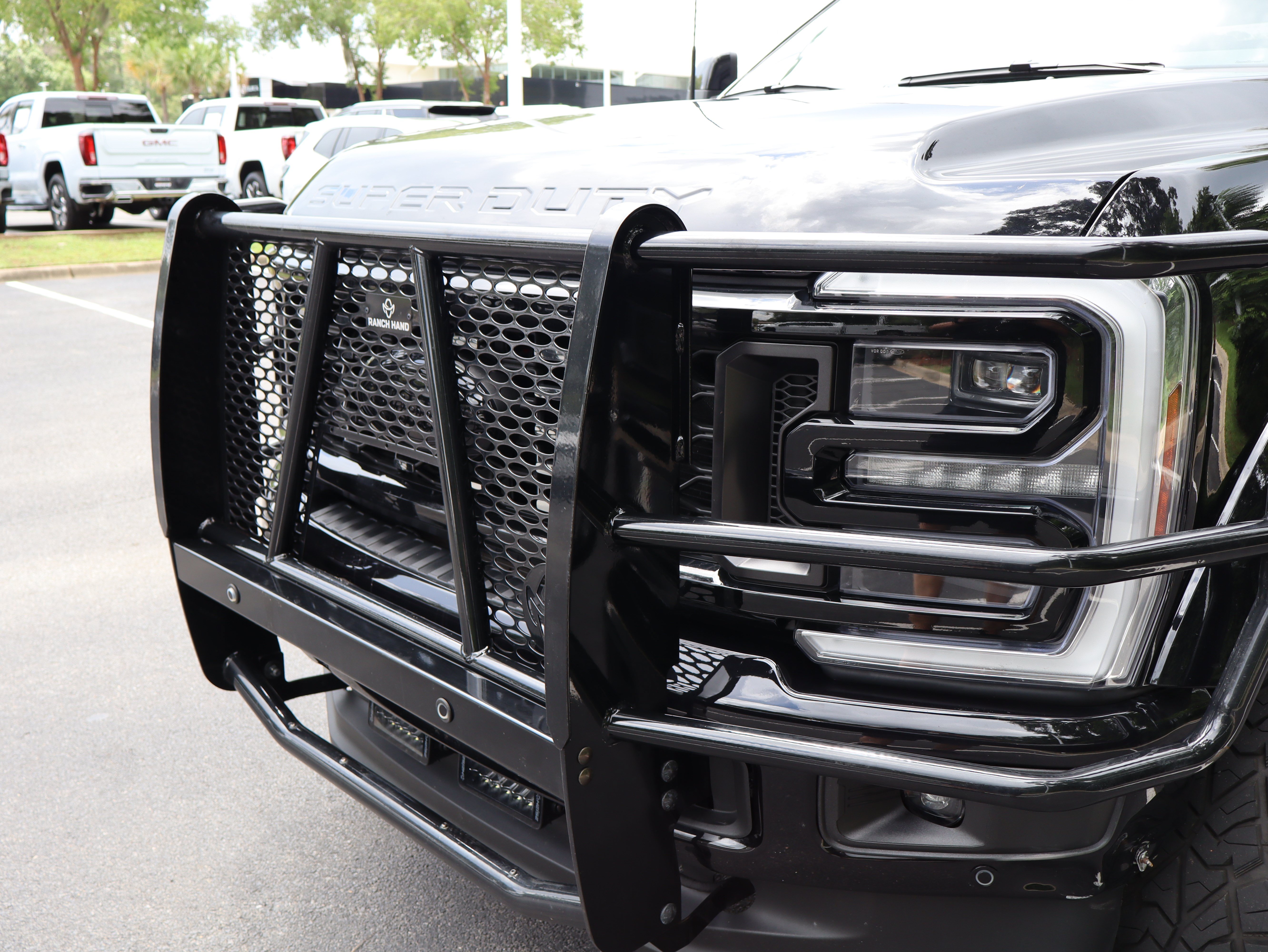 Used 2025 Ford F450 Platinum w/ FX4 Off-Road Package AWD/4WD image 14