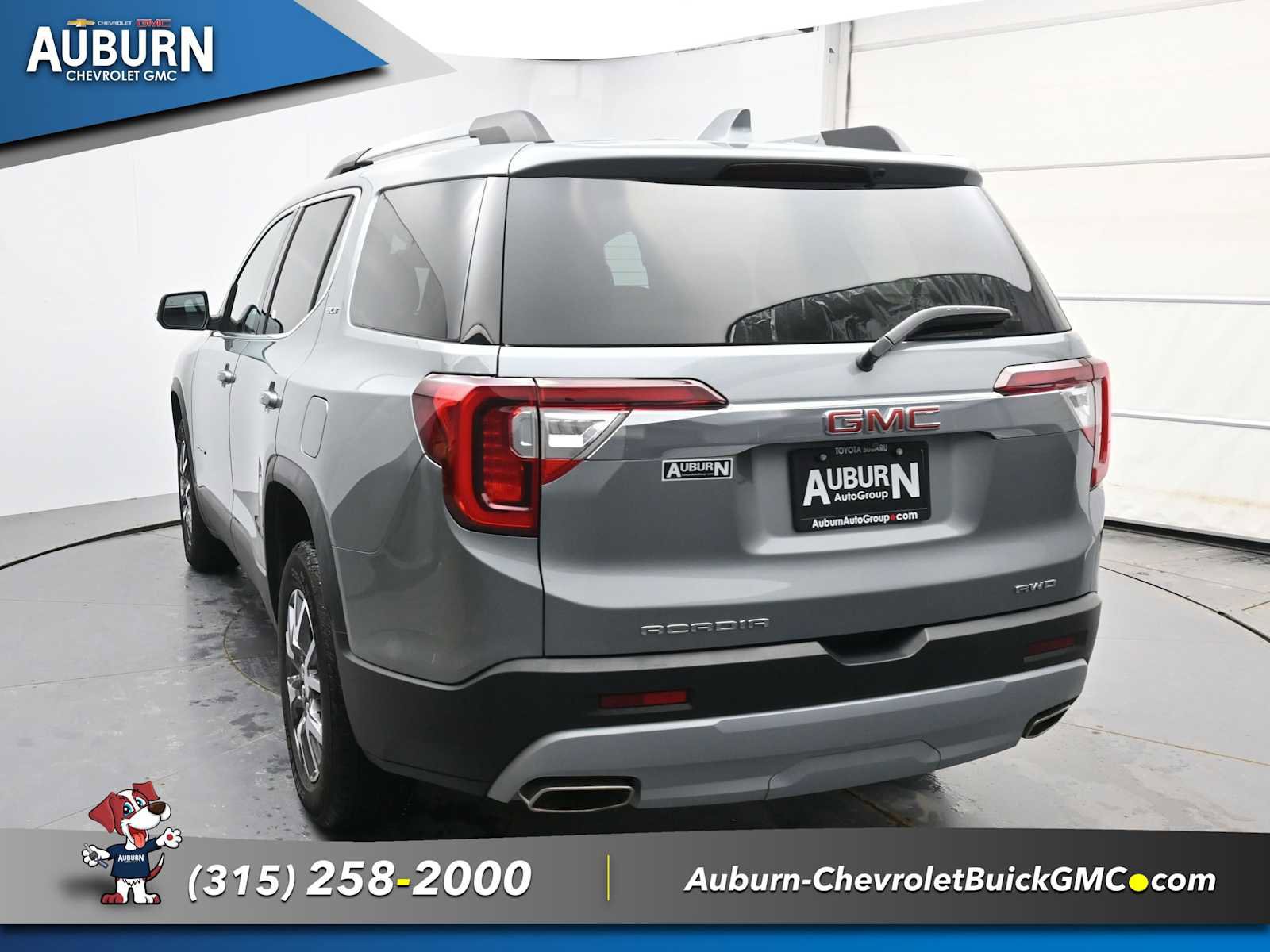 Used 2023 GMC Acadia SLT image 12