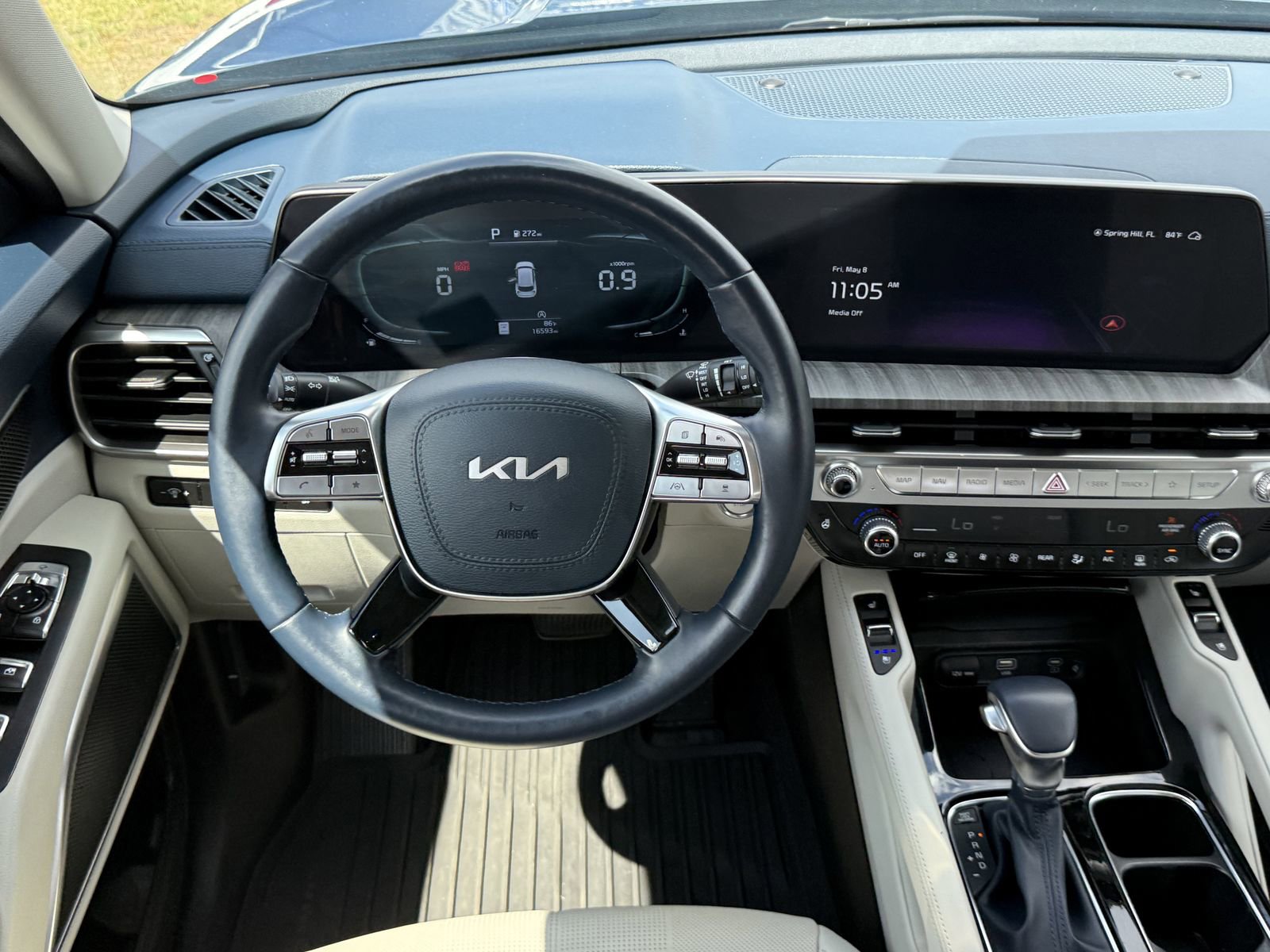 Used 2024 Kia Telluride EX w/ EX Captain's Chair Package AWD/4WD image 15