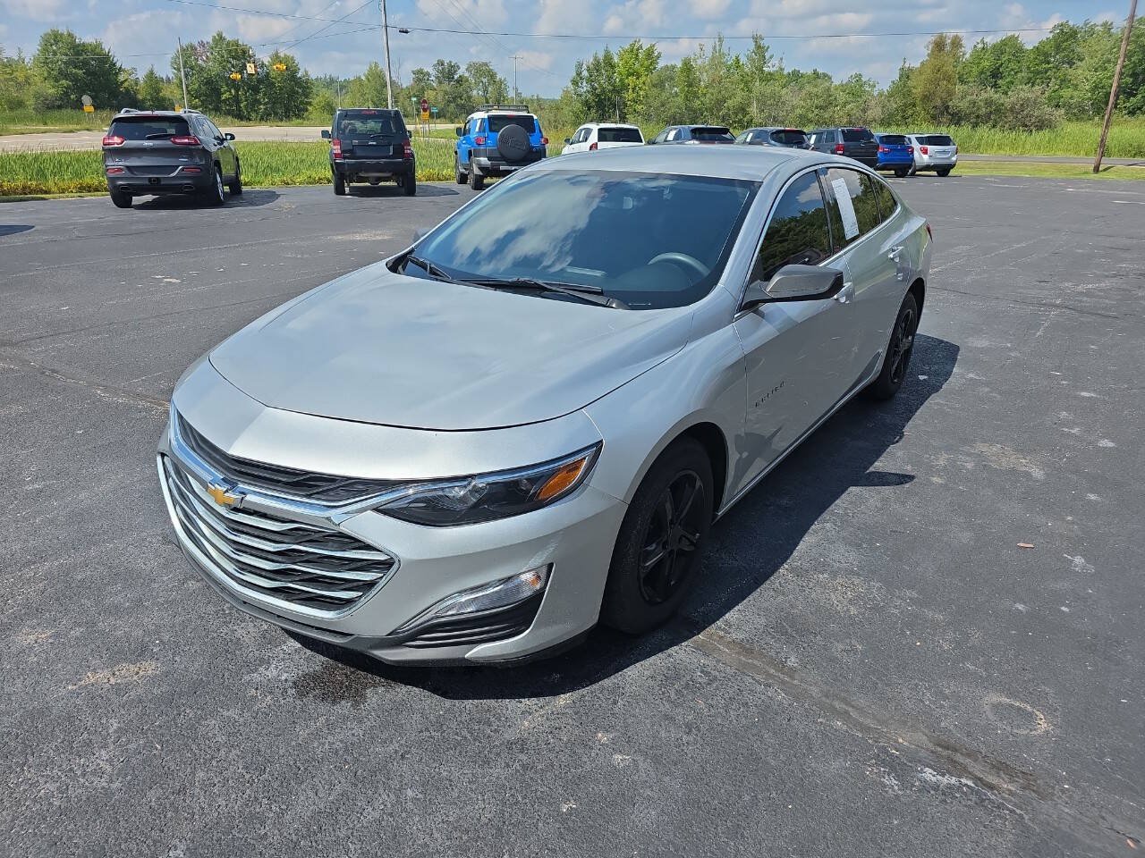 Used 2021 Chevrolet Malibu LS FWD image 2