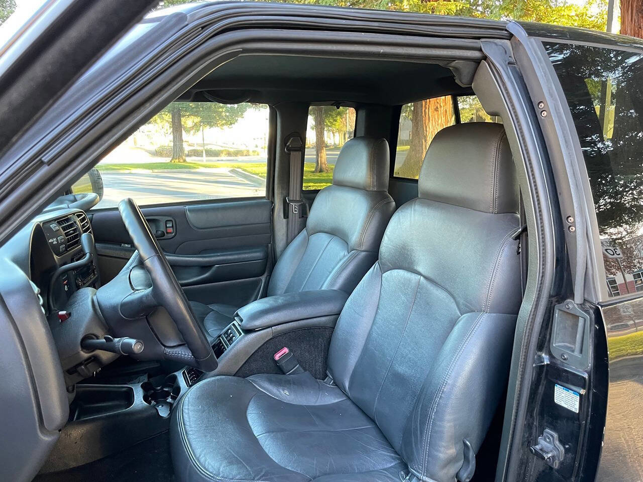 Used 2003 Chevrolet S10 Pickup LS w/ LS Preferred Equipment Group image 17