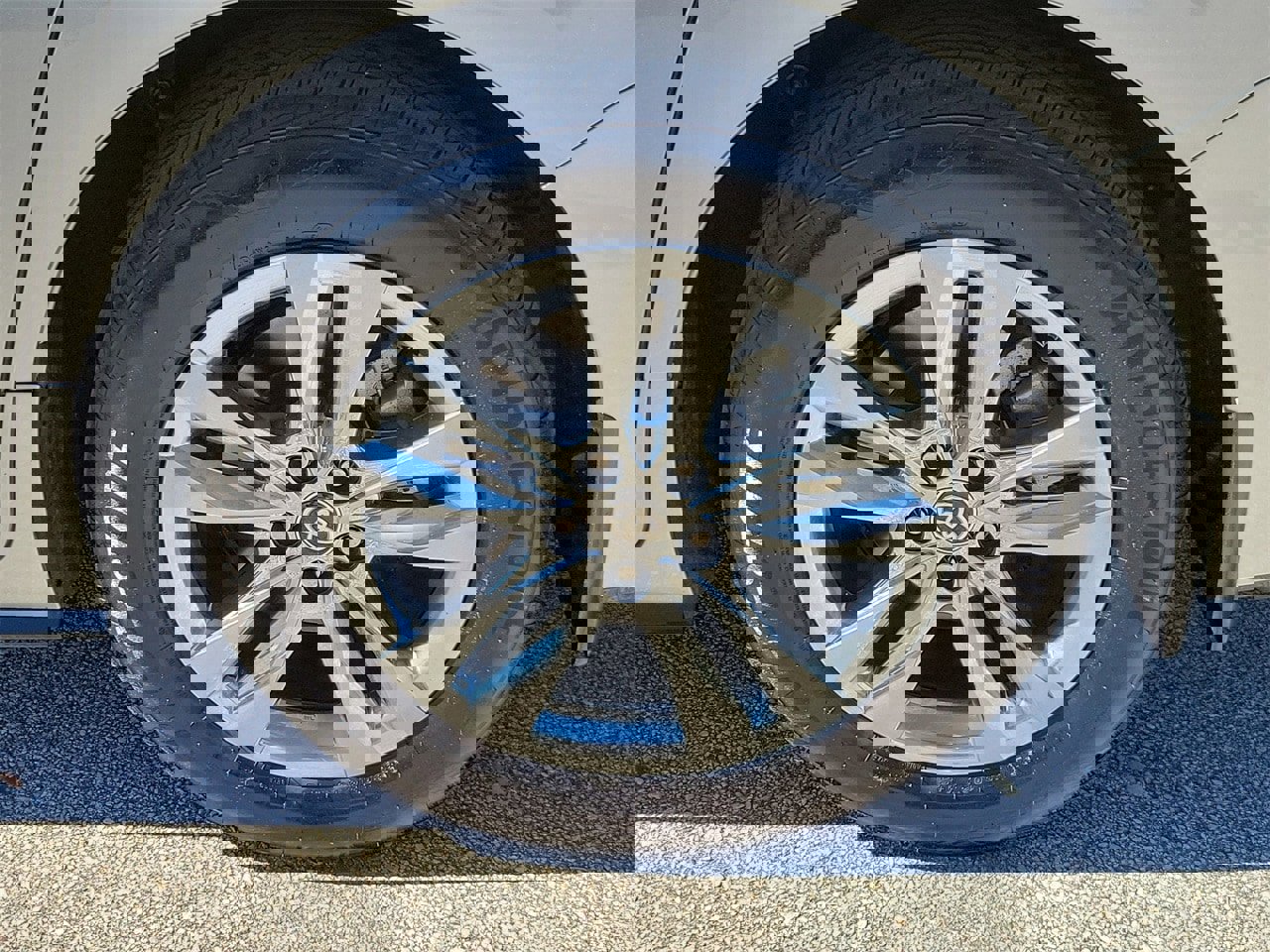 Used 2025 Toyota Sienna Limited image 5