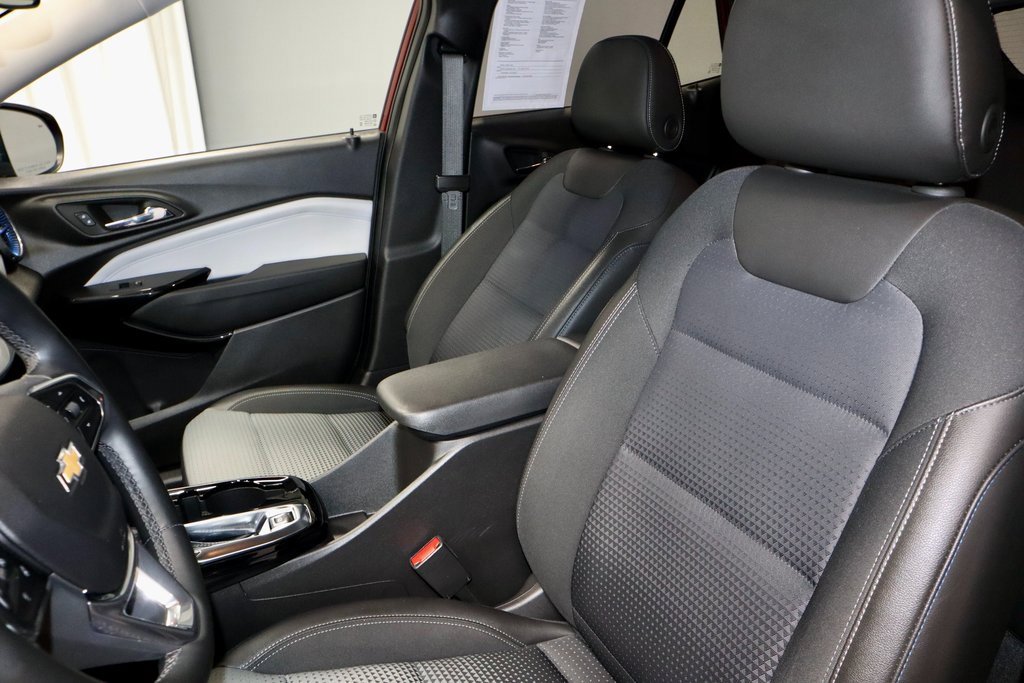 Used 2024 Chevrolet Trax LT w/ Driver Confidence Package image 26