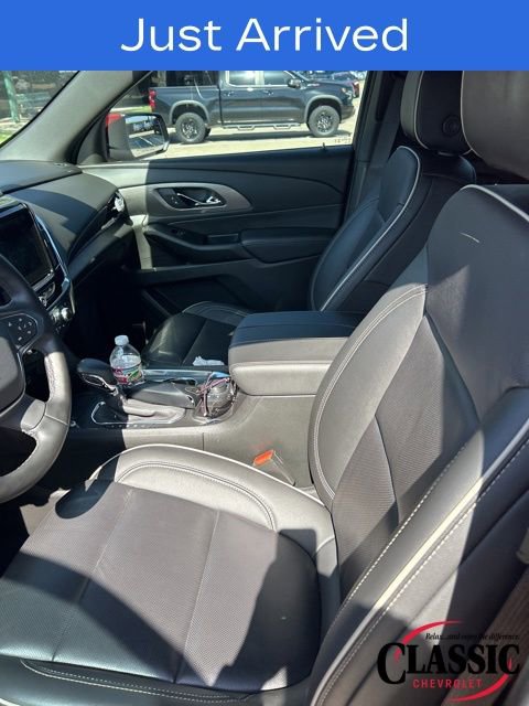 Used 2023 Chevrolet Traverse Premier image 3