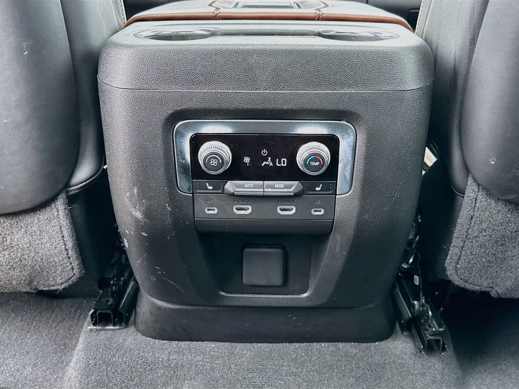 Used 2024 GMC Yukon Denali Ultimate w/ LPO, Floor Liner Package AWD/4WD image 32