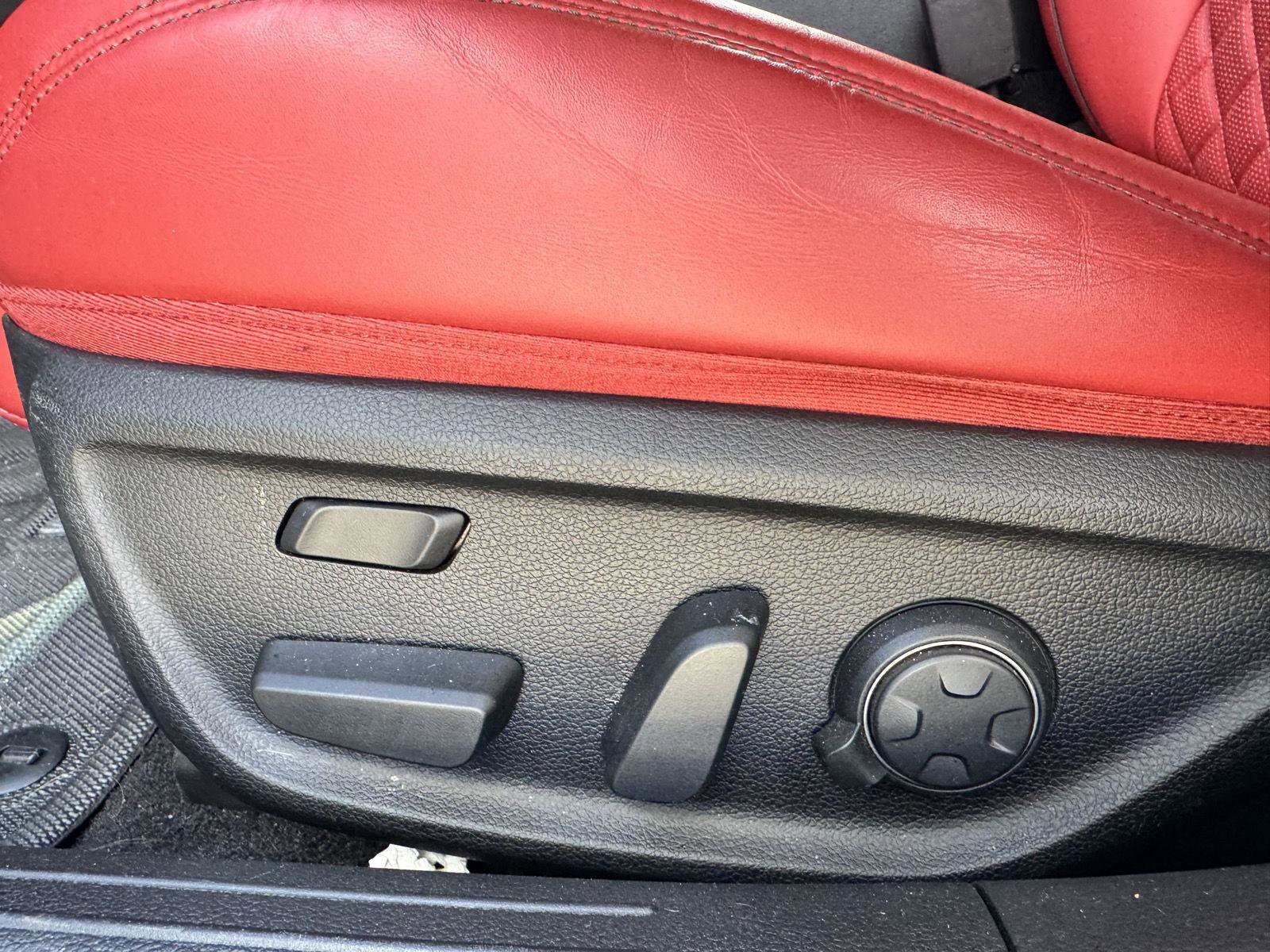 Used 2024 Genesis G70 3.3T Advanced w/ Sport Prestige Package image 8