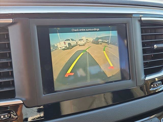 Used 2018 Chrysler Pacifica Touring Plus w/ Tire & Wheel Group FWD image 14