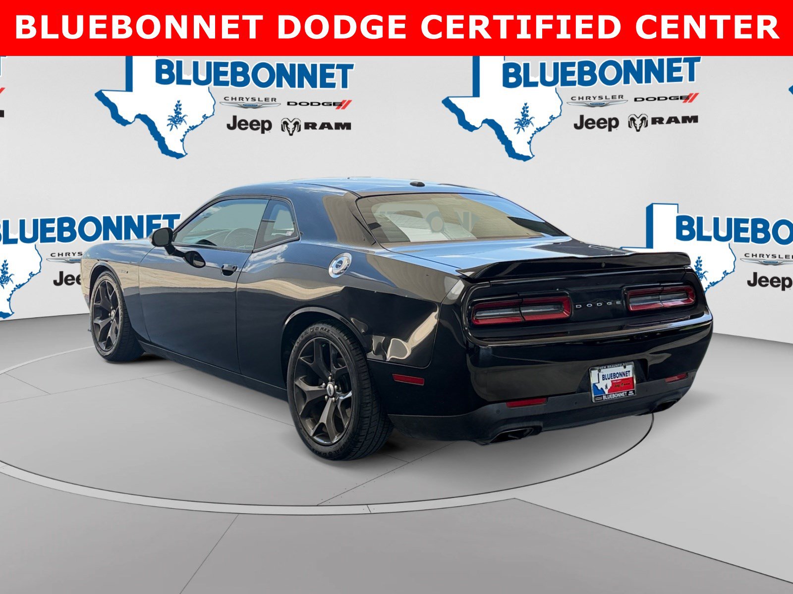 Used 2019 Dodge Challenger R/T RWD image 7