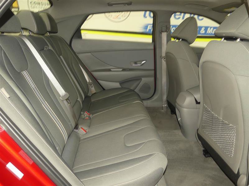 Used 2025 Hyundai Elantra SEL FWD image 24
