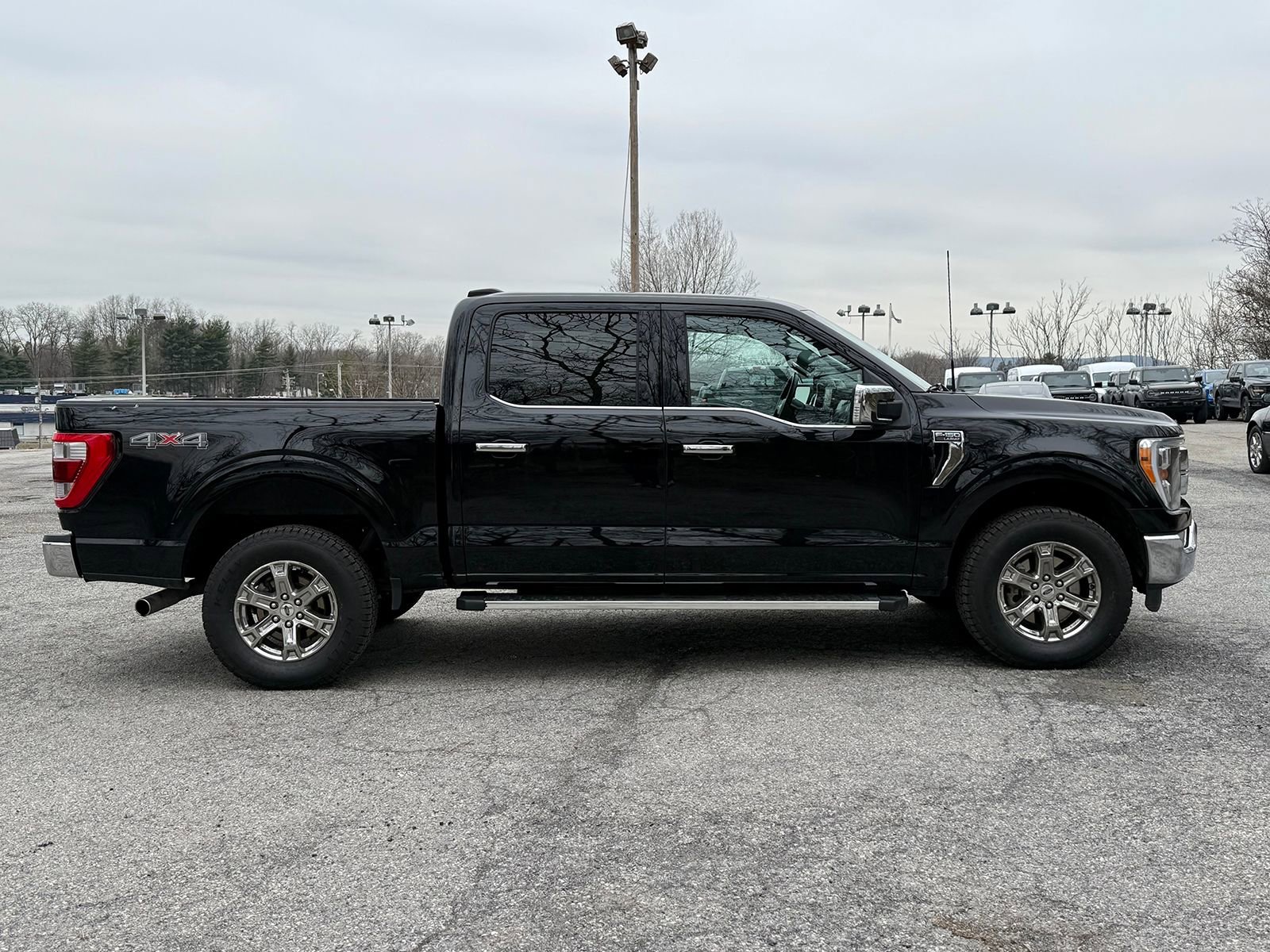 Used 2023 Ford F150 Lariat w/ Trailer Tow Package image 7