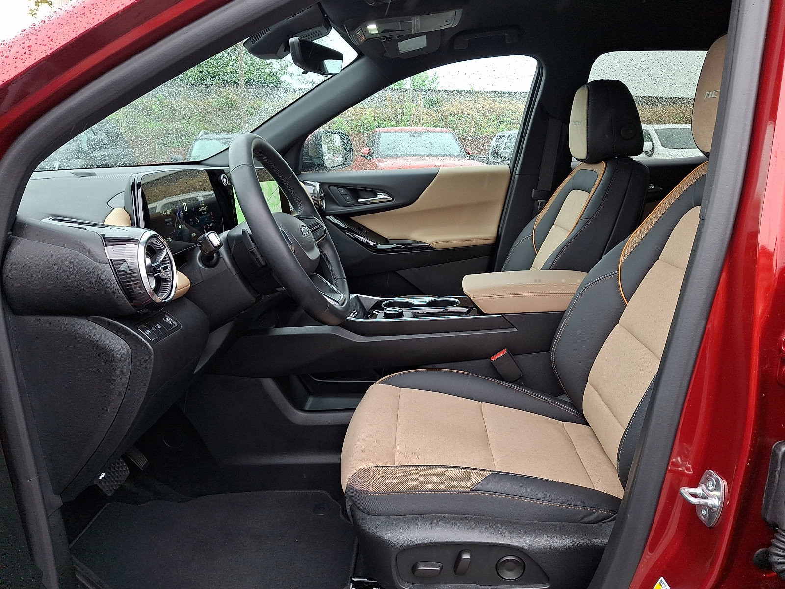 Used 2025 Chevrolet Equinox ACTIV w/ Safety and Technology Package FWD image 13