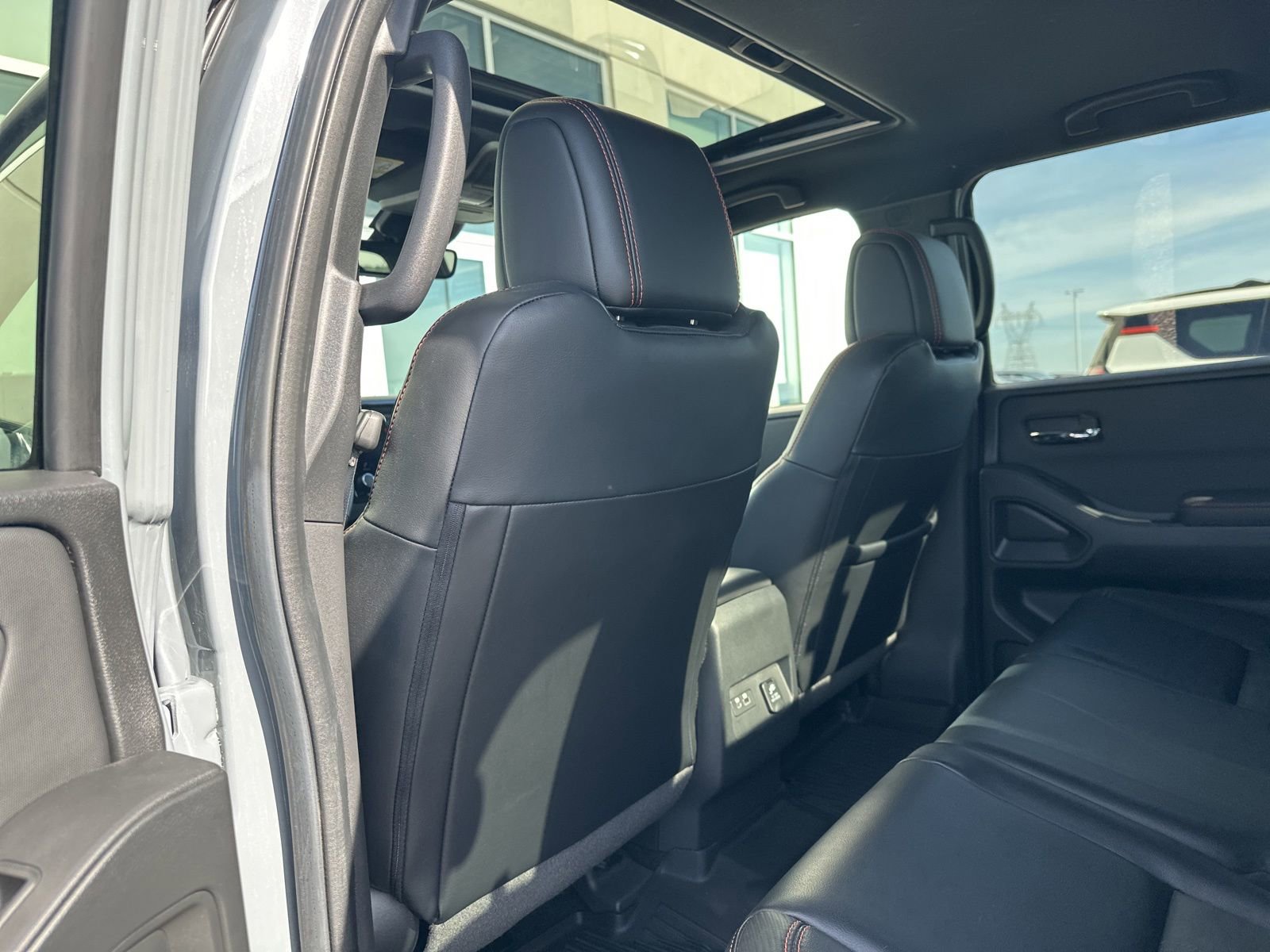 Used 2024 Nissan Frontier PRO-4X w/ Pro Premium Package AWD/4WD image 18