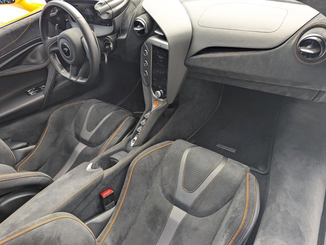 Used 2025 McLaren 750S image 21