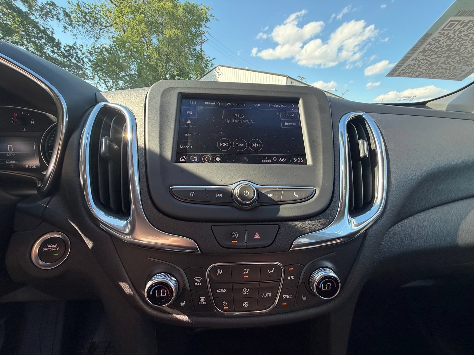 Used 2024 Chevrolet Equinox LT w/ LPO, Floor Liner Package FWD image 27
