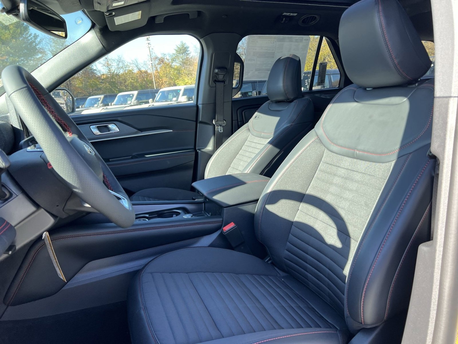 New 2026 Ford Explorer ST-Line w/ ST-Line Street Pack image 13