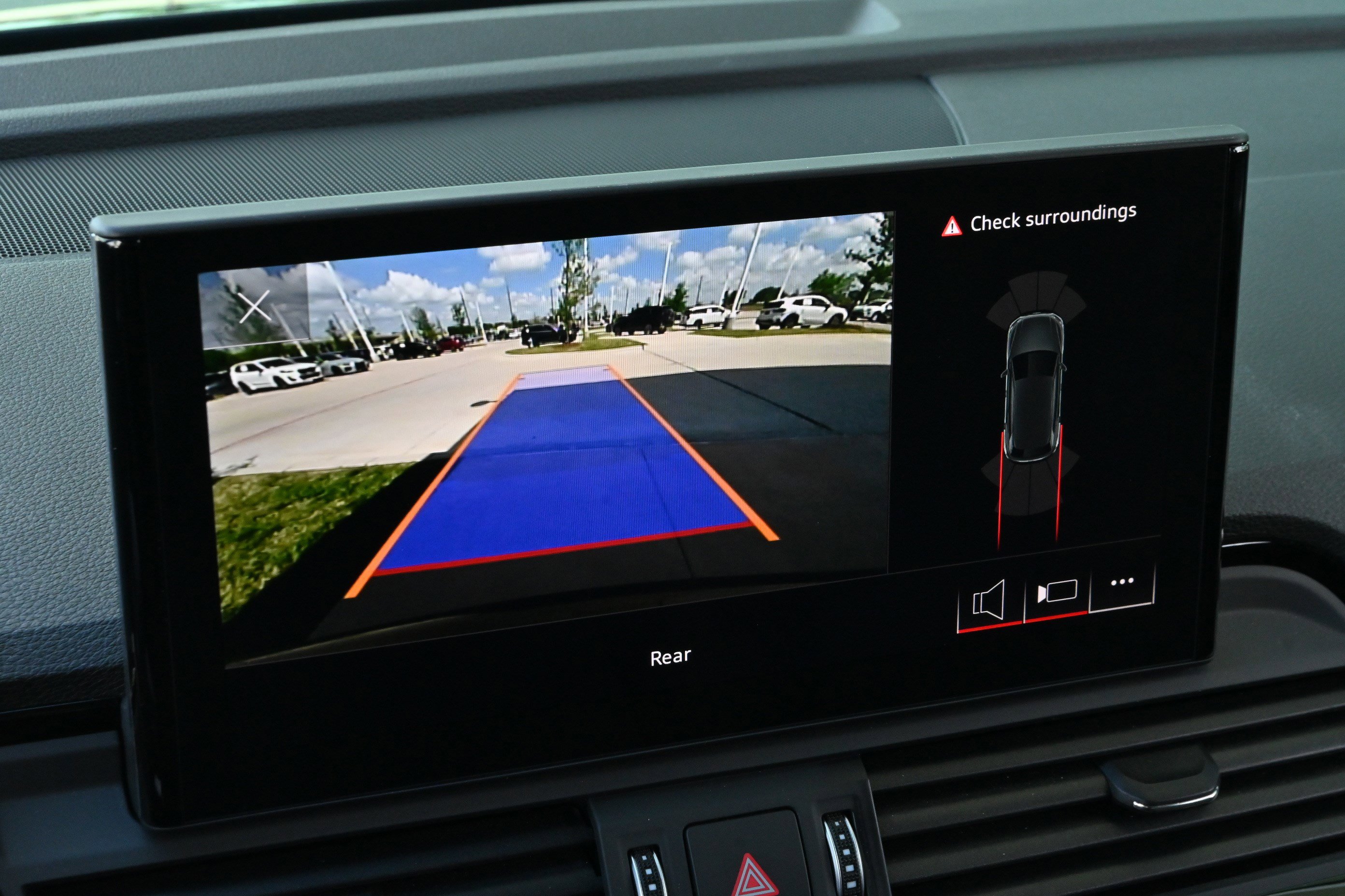 Used 2024 Audi Q5 2.0T Premium w/ Summer of Audi Package image 19