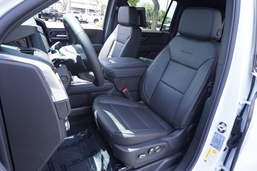New 2026 GMC Yukon XL Denali w/ Denali Reserve Package AWD/4WD image 15