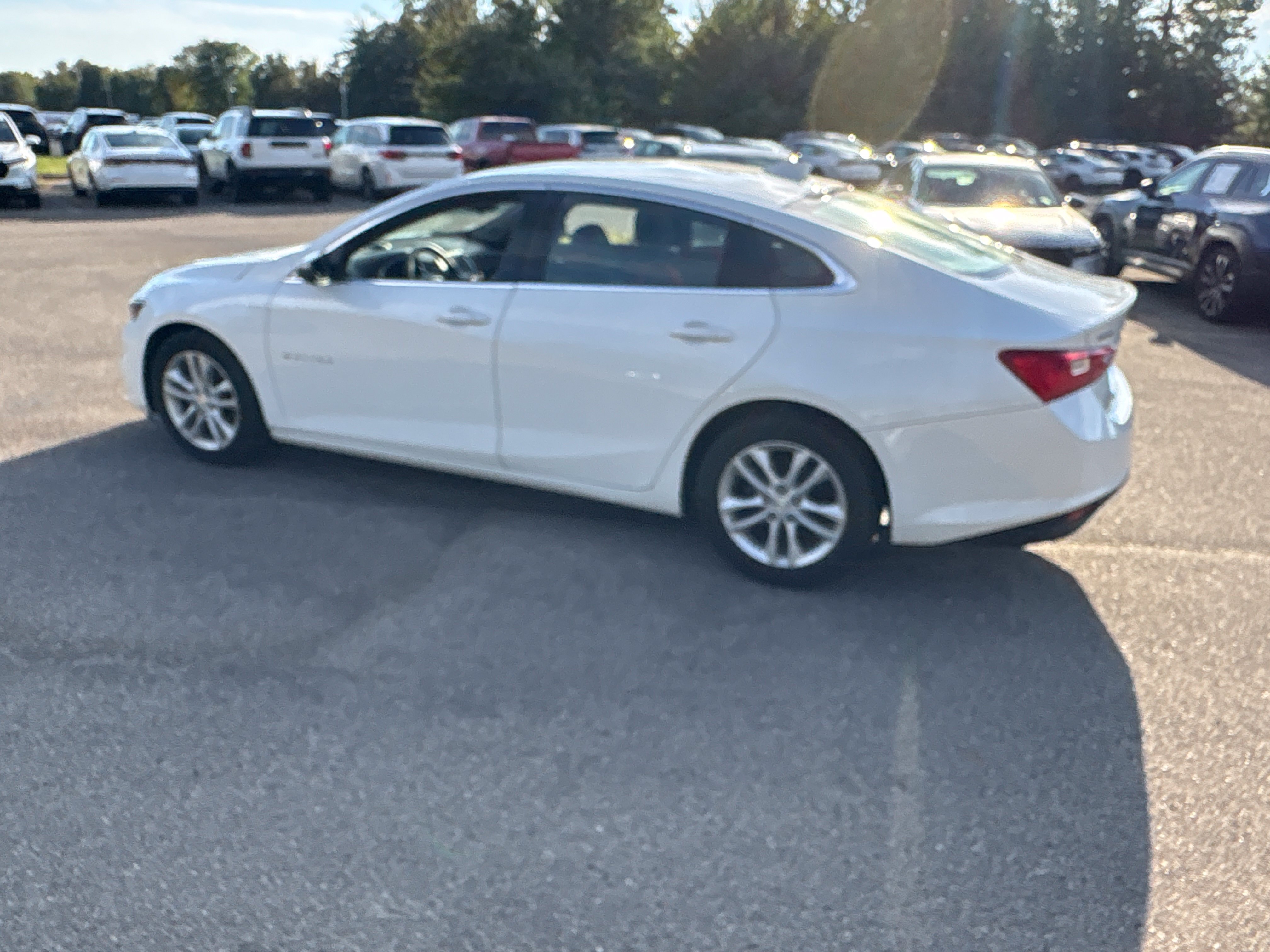 Used 2016 Chevrolet Malibu LT FWD image 11