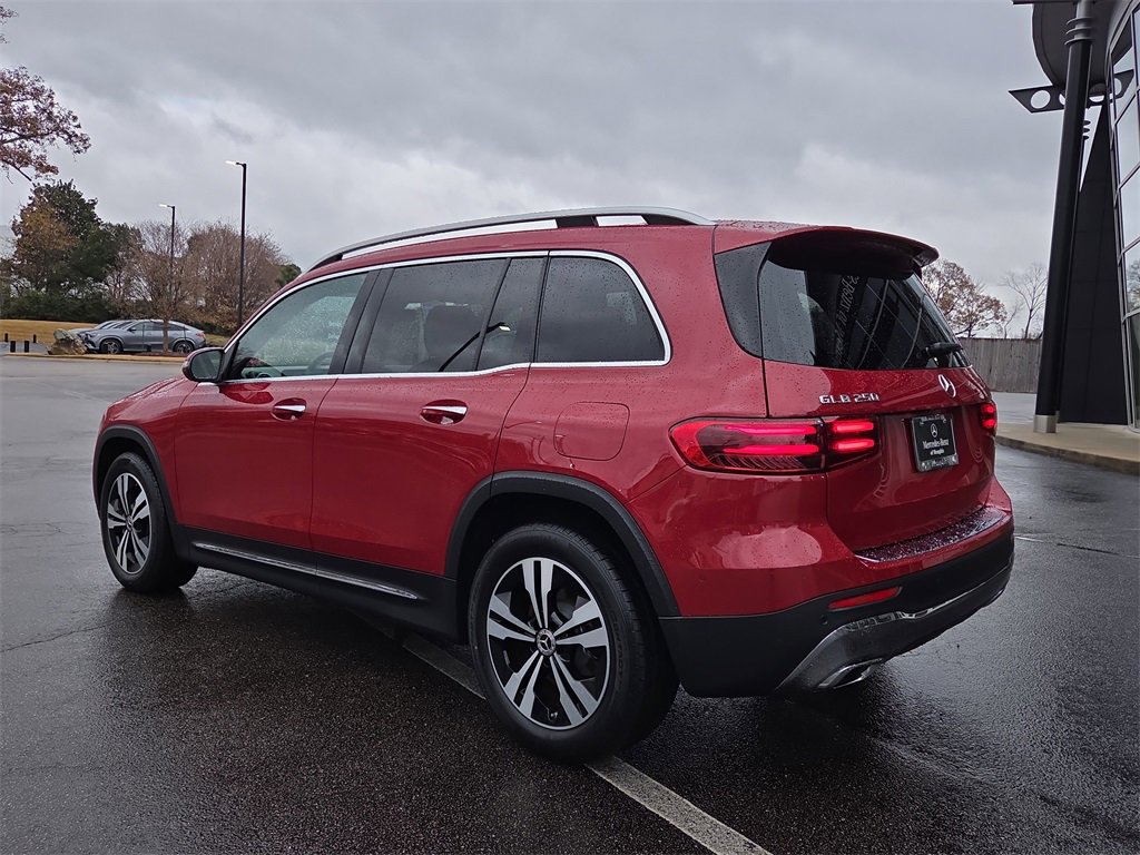 Certified 2025 Mercedes-Benz GLB 250 image 3