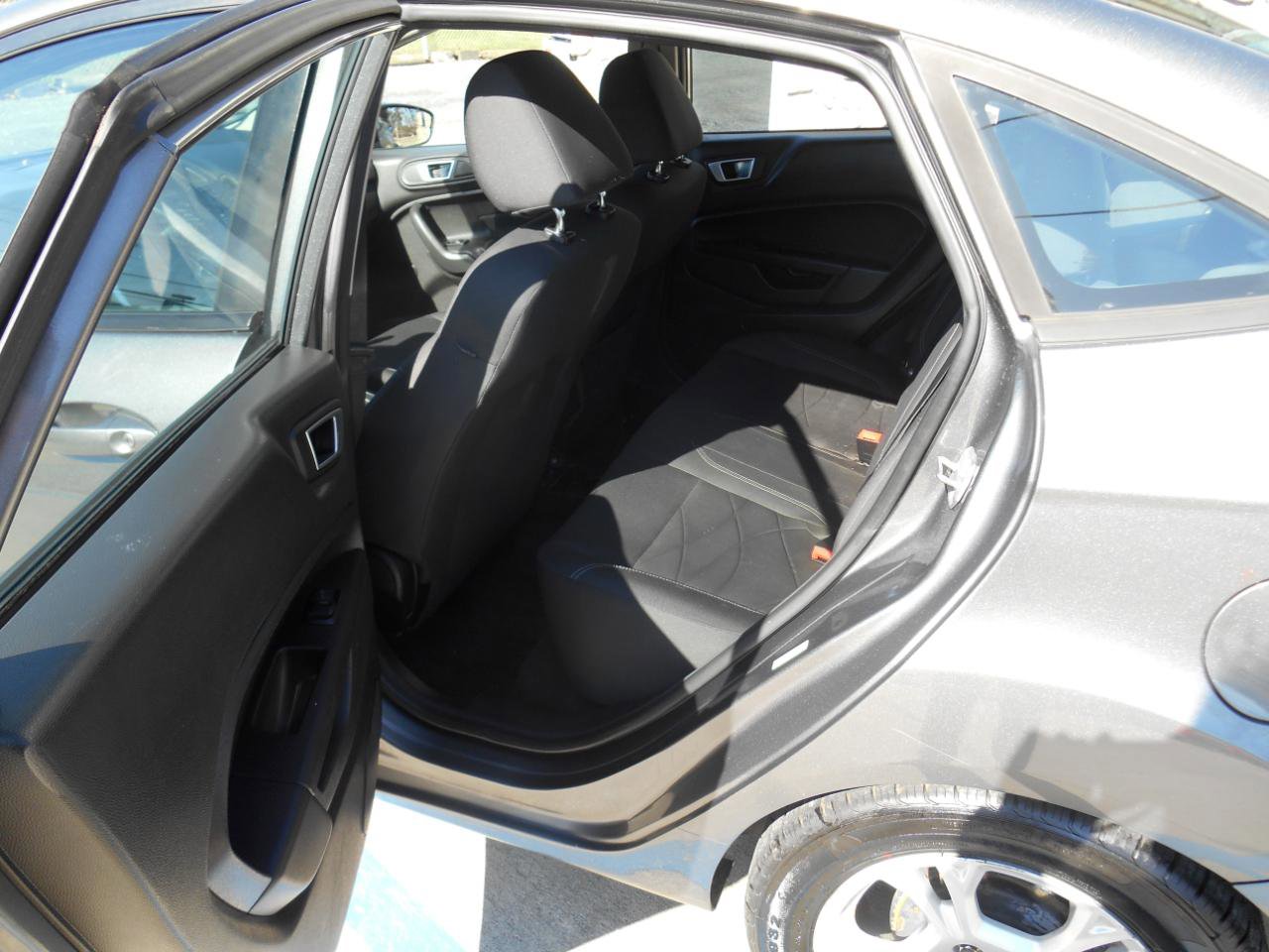 Used 2014 Ford Fiesta SE FWD image 8