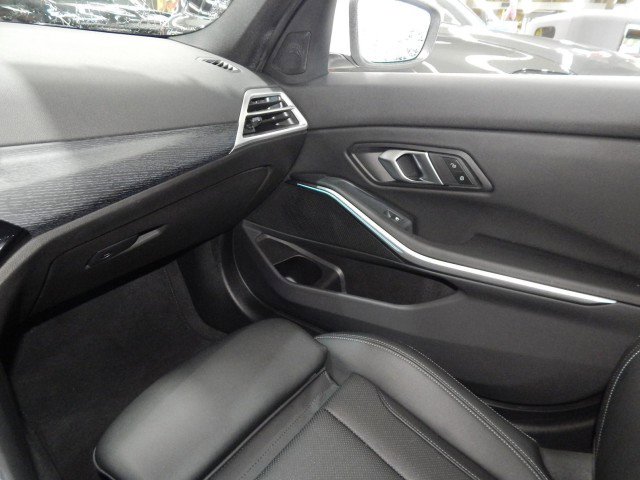 Used 2025 BMW 330i xDrive Sedan w/ Convenience Package image 20