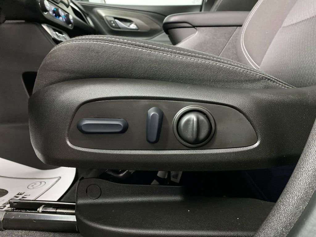Certified 2023 GMC Terrain SLE w/ Driver Convenience Package image 12