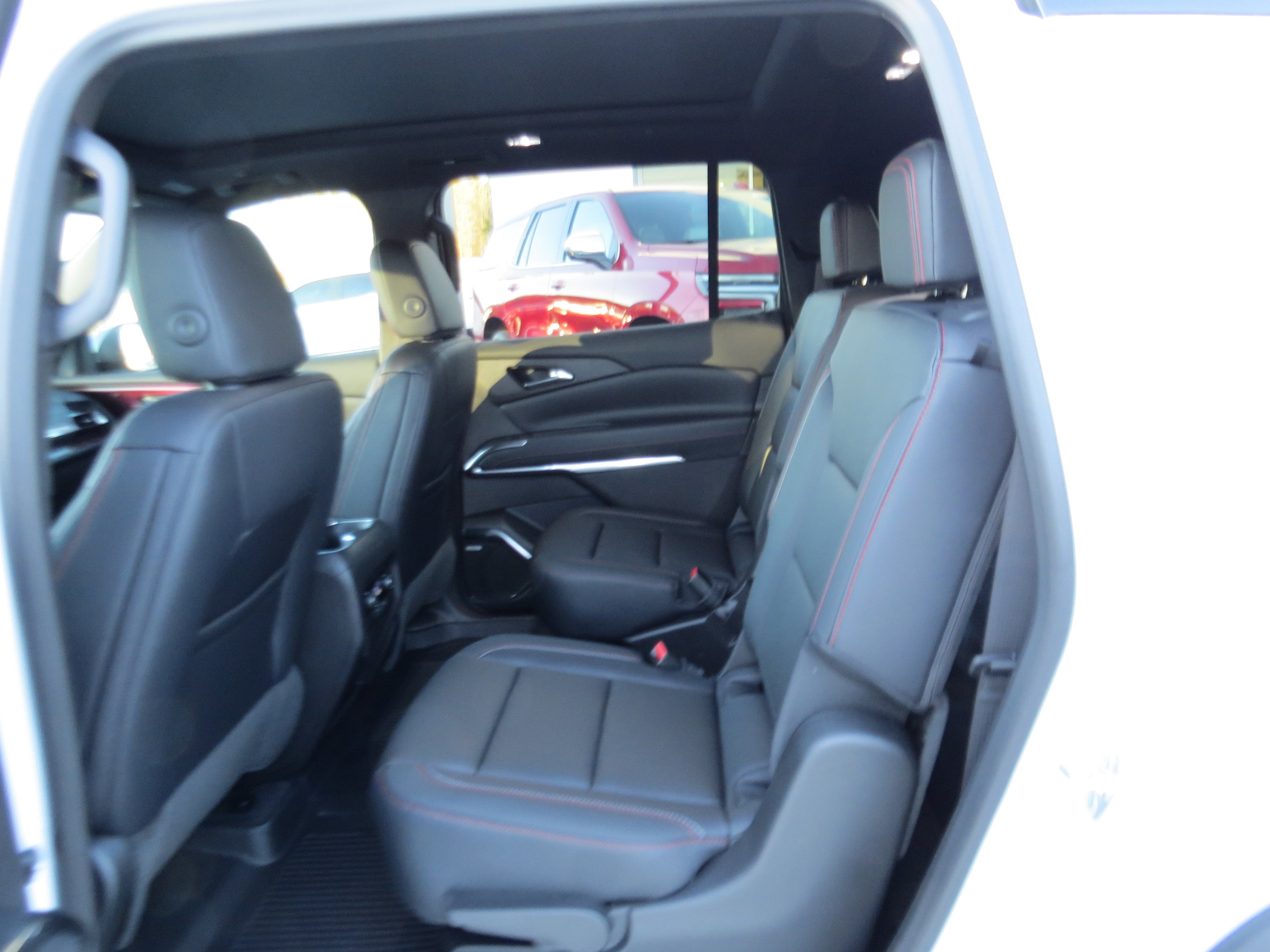 New 2026 Chevrolet Traverse Z71 w/ Enhanced Driving Package AWD/4WD image 14
