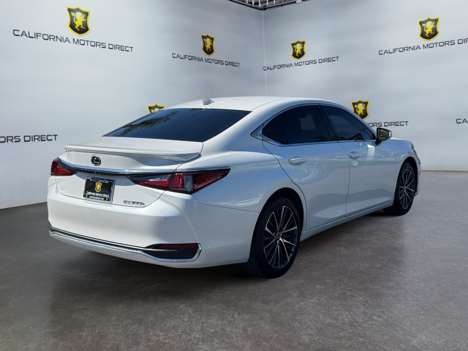 Used 2024 Lexus ES 300h w/ Premium Package FWD image 5