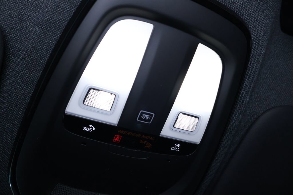 Used 2022 Volvo C40 P8 Recharge Ultimate image 30