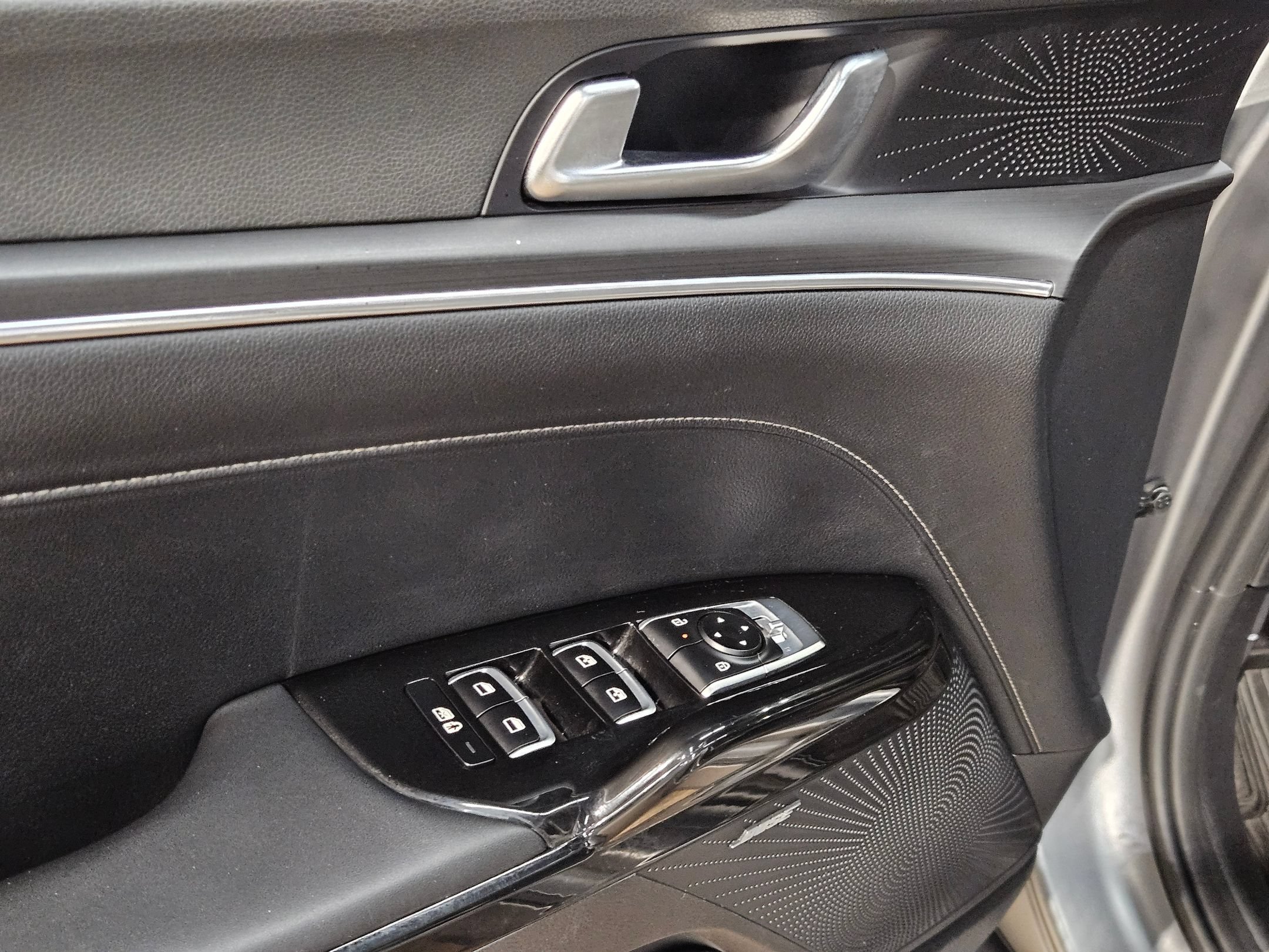 Used 2025 Kia K5 GT-Line w/ GT-Line Premium Package FWD image 21