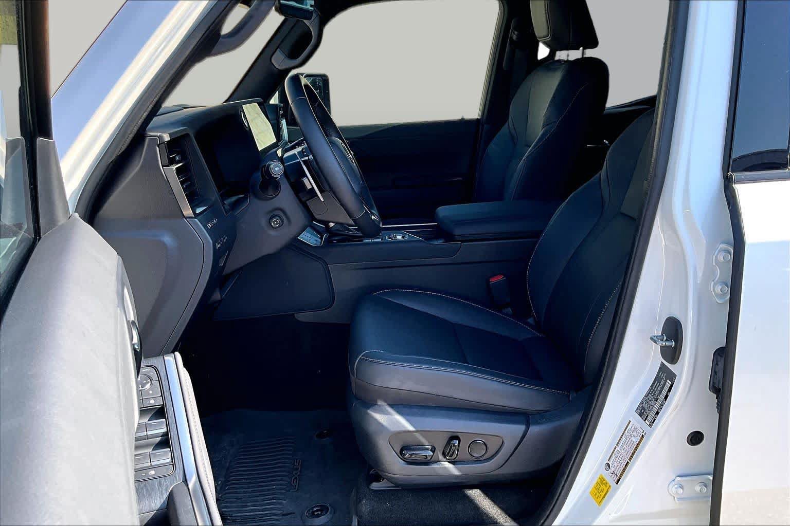 Used 2025 Lexus GX 550 w/ Accessory Package (2T) AWD/4WD image 10