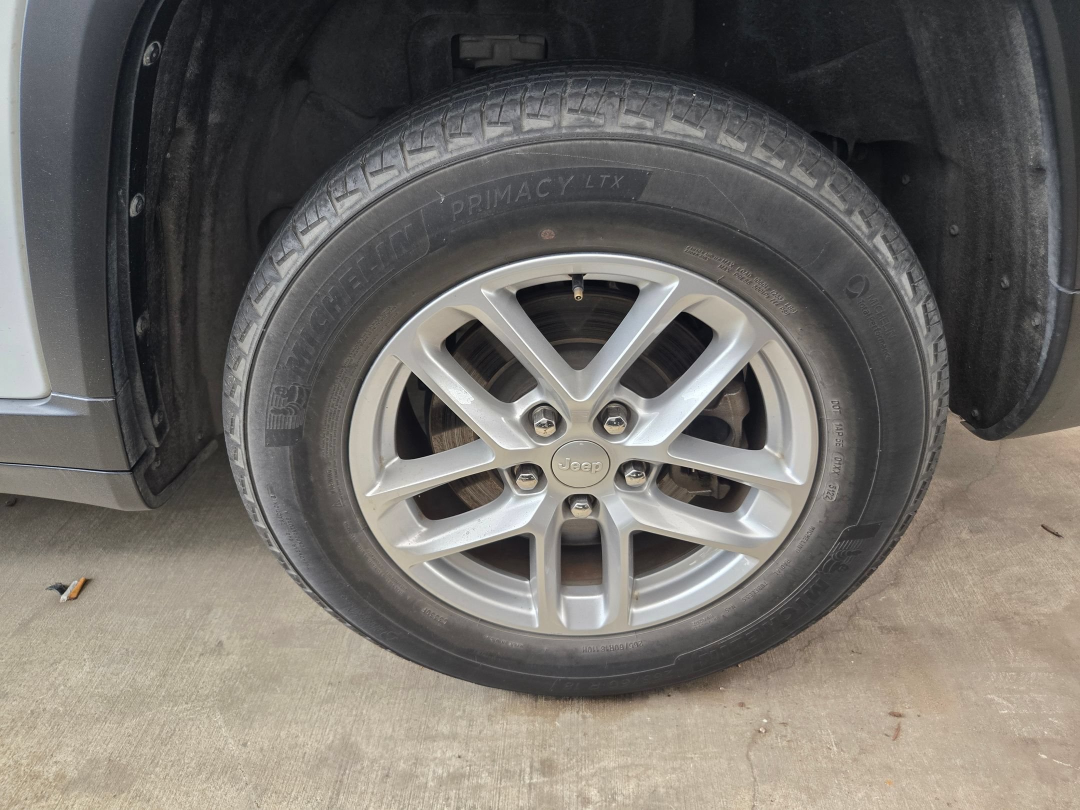 Used 2023 Jeep Grand Cherokee L Laredo AWD/4WD image 8