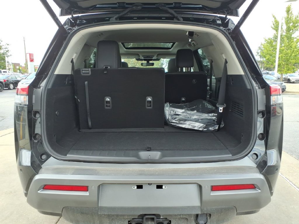 New 2026 Nissan Pathfinder SL w/ SL Premium Package AWD/4WD image 9
