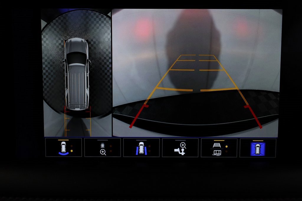 Used 2023 Chevrolet Tahoe Z71 w/ Z71 Off-Road Package image 35