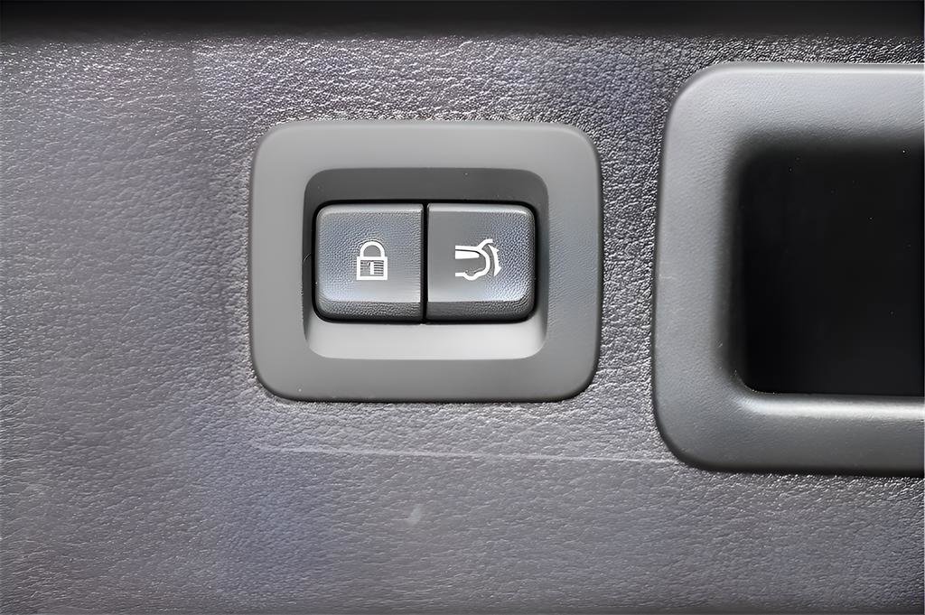 Used 2024 MAZDA CX-50 AWD 2.5 S w/ Premium Package image 23