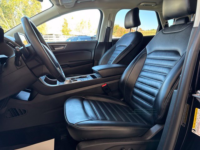 Used 2024 Ford Edge SEL w/ Convenience Package AWD/4WD image 3