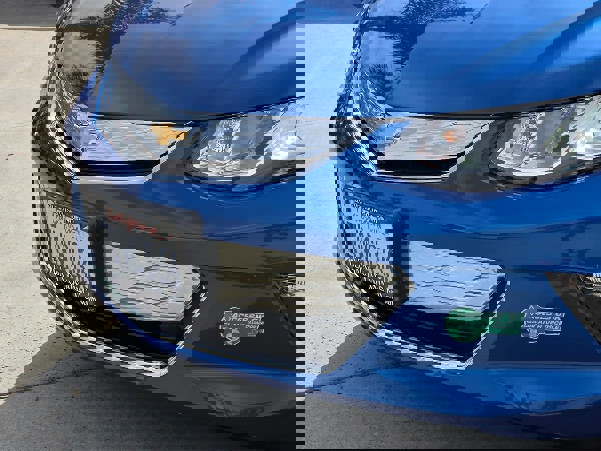 Used 2017 Chevrolet Volt LT w/ Comfort Package image 9