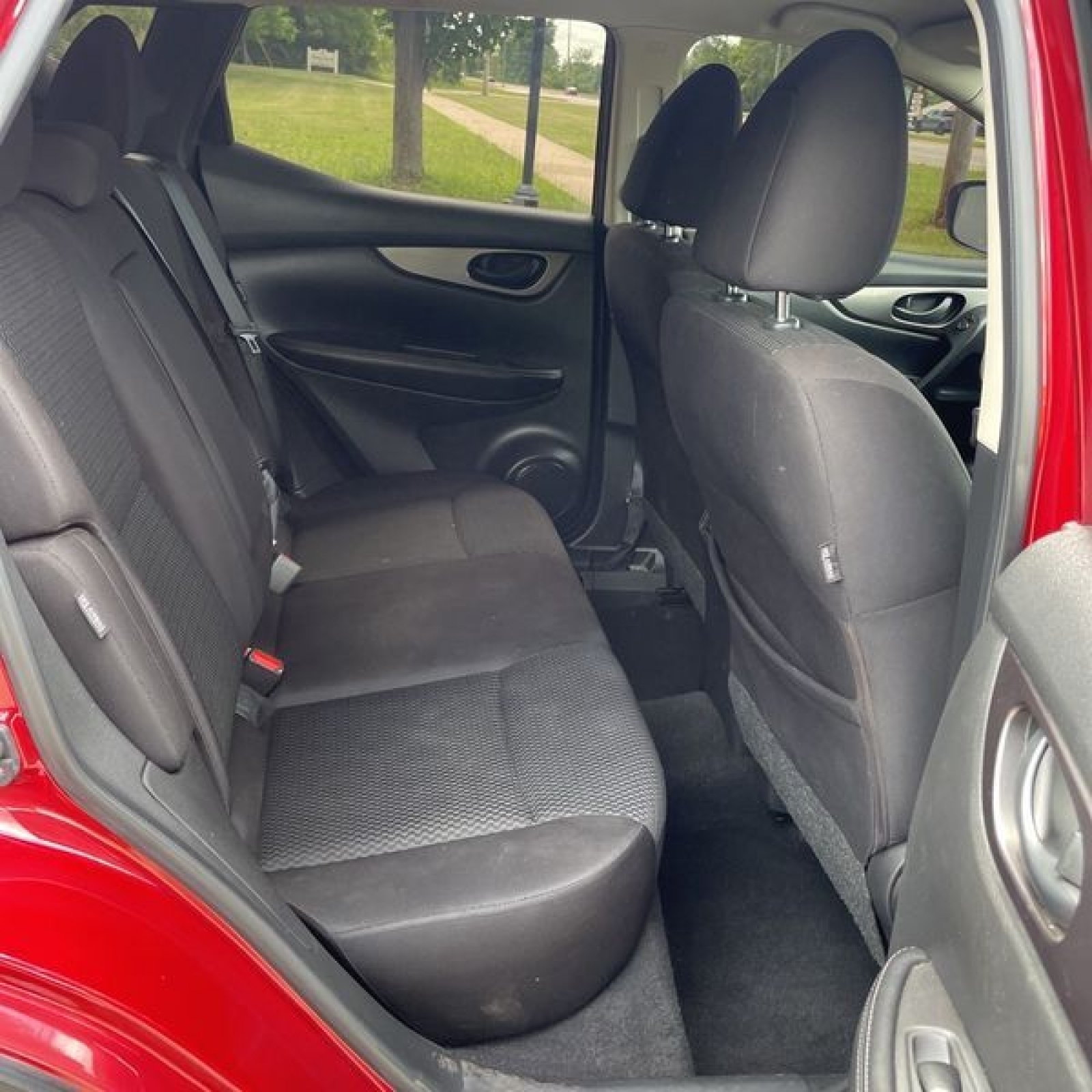 Used 2020 Nissan Rogue Sport S AWD/4WD image 17