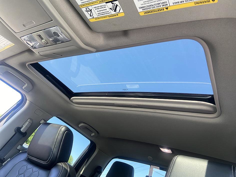 Certified 2024 Nissan Frontier SL w/ Technology Package AWD/4WD image 17