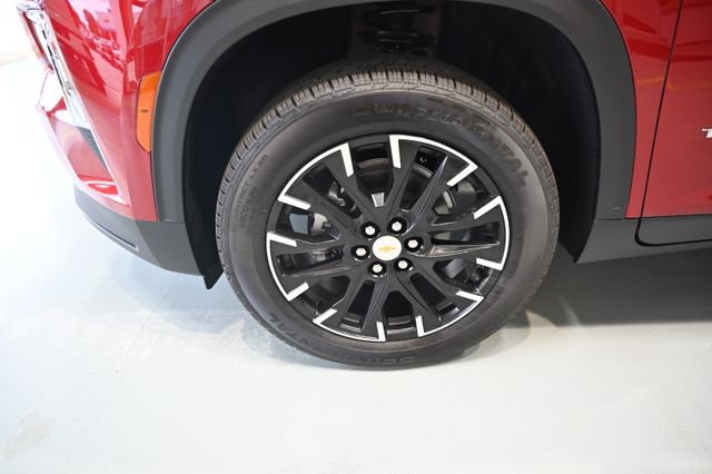 New 2026 Chevrolet Traverse LT w/ Sun and Wheel Package FWD image 28