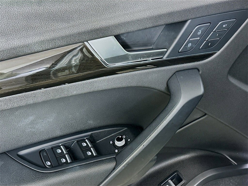 Used 2018 Audi Q5 2.0T Premium Plus w/ Premium Plus Package image 21