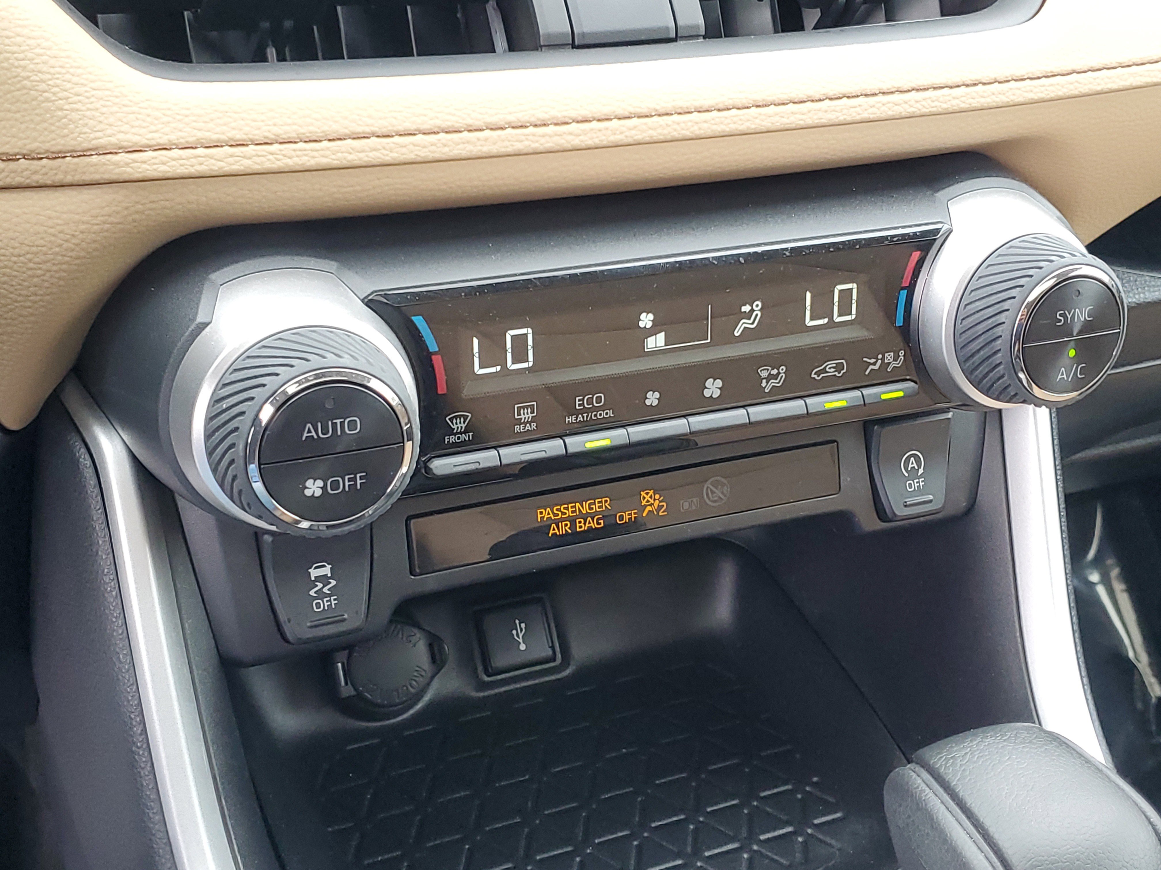 Used 2022 Toyota RAV4 XLE w/ Convenience Package image 23