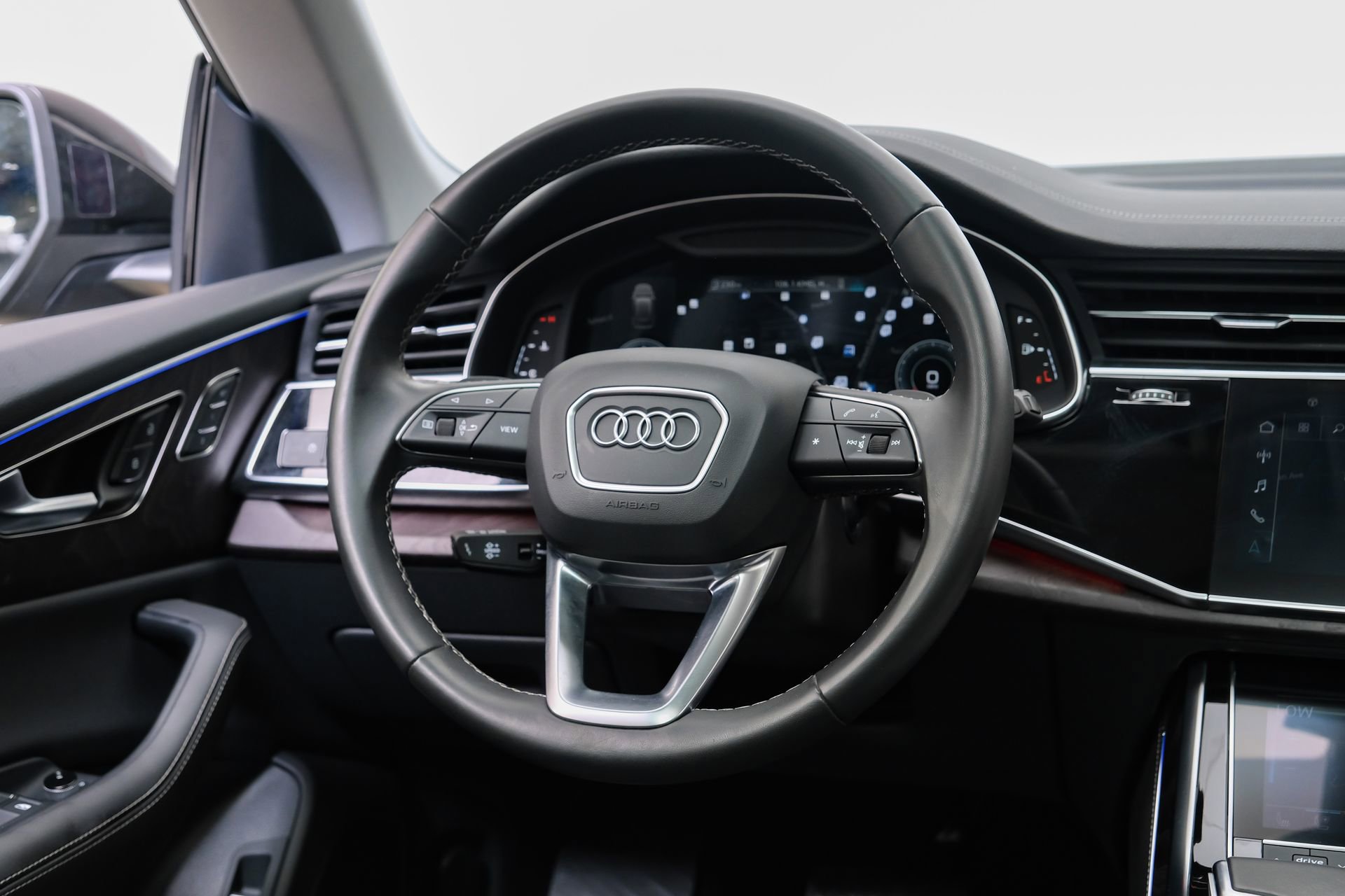 Used 2023 Audi Q8 Premium Plus w/ Premium Plus Package image 18