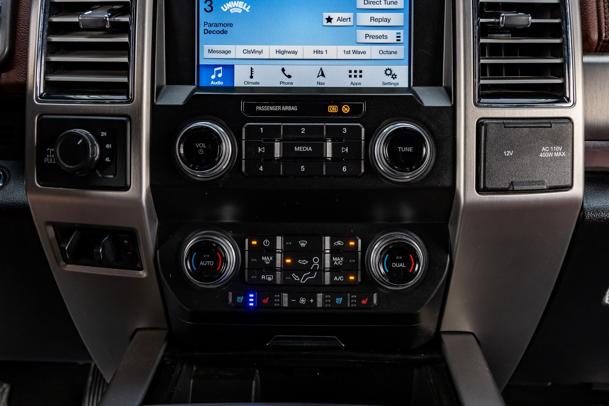 Used 2019 Ford F250 Platinum w/ Platinum Ultimate Package AWD/4WD image 28