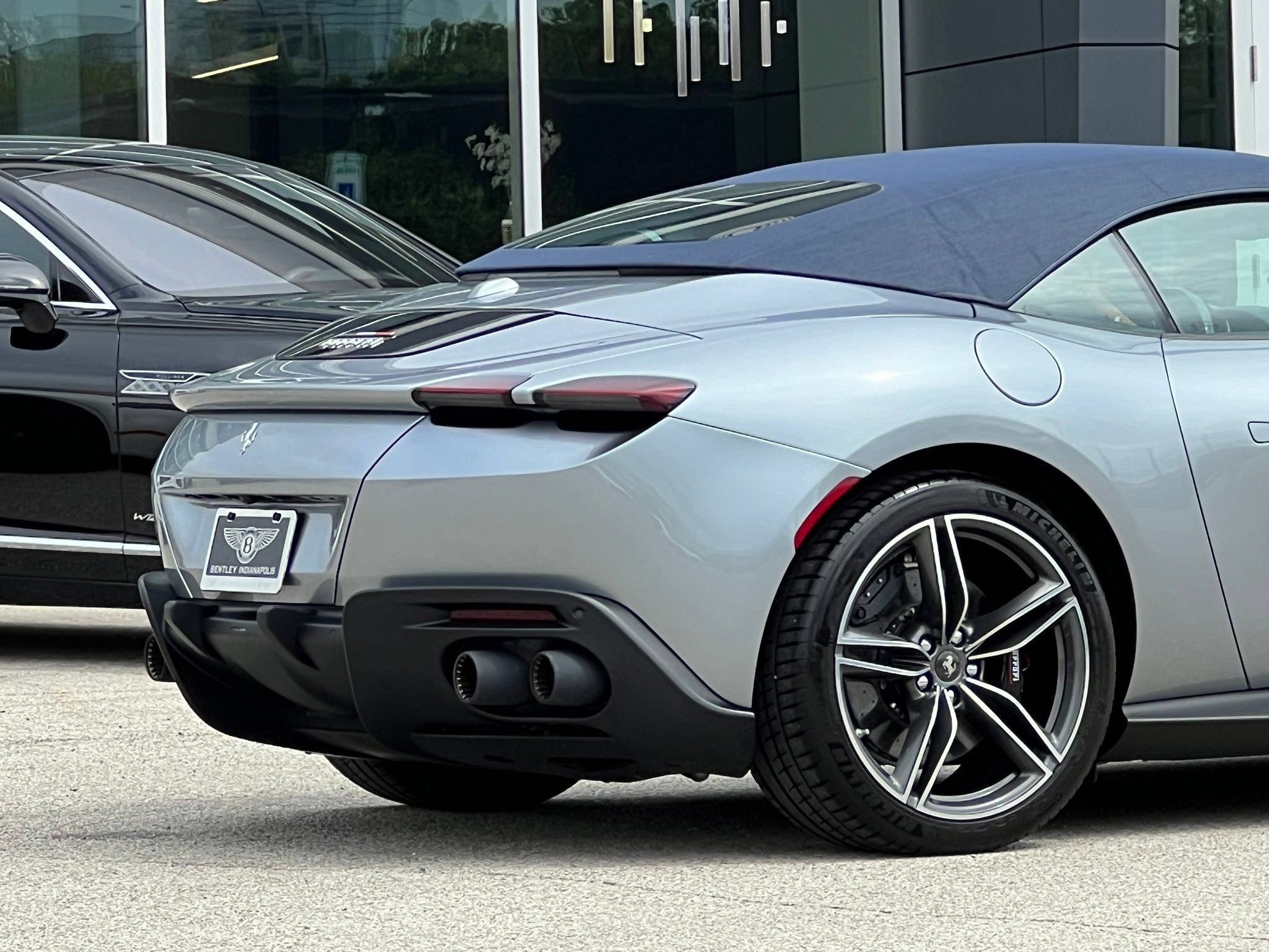 Used 2024 Ferrari Roma Spider RWD image 10