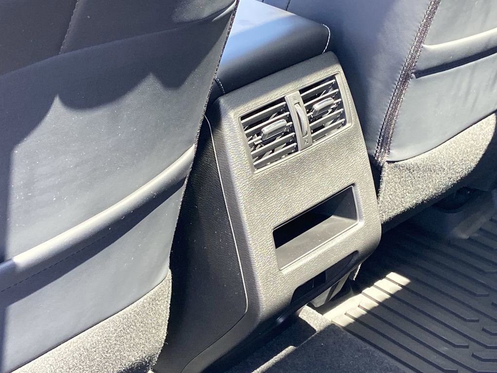 New 2026 Mitsubishi Outlander AWD image 18