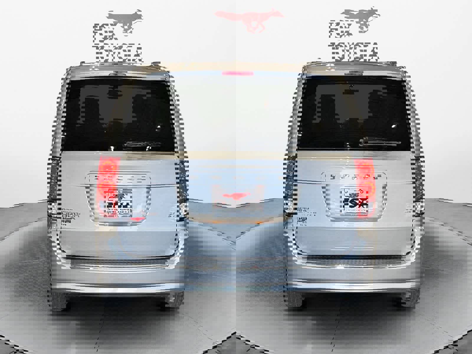 Used 2015 Dodge Grand Caravan SXT w/ UConnect Hands-Free Group image 5