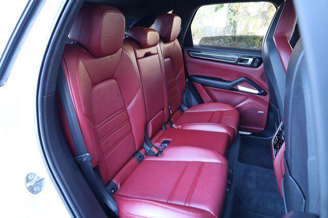 Used 2021 Porsche Cayenne Turbo w/ Premium Package Plus AWD/4WD image 25